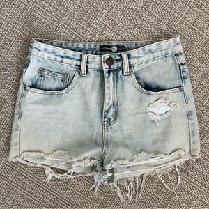 Boohoo Light Wash Cut Off Denim Shorts